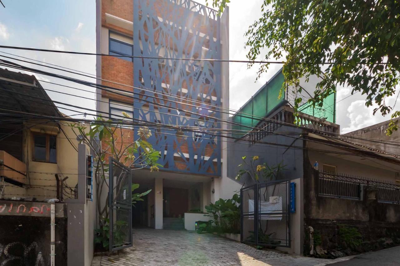 Reddoorz Plus Near Radio Dalam 3 Джакарта Экстерьер фото