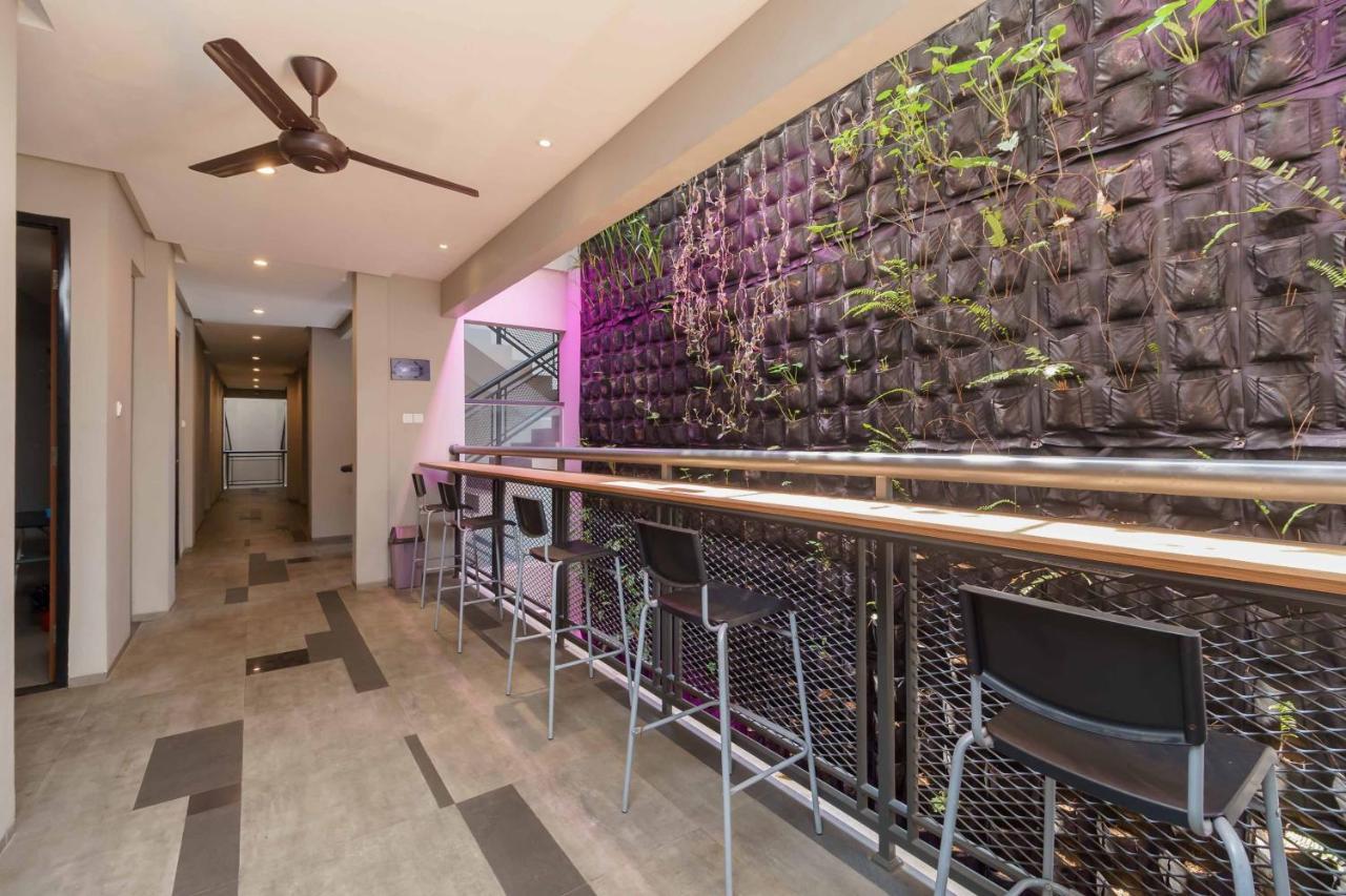 Reddoorz Plus Near Radio Dalam 3 Джакарта Экстерьер фото